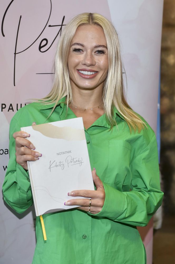 Kasia Dziurska miała stalkera? Wysłał jej filmik i bukiet do pracy!