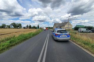 55-letni motorowerzysta zabił się na barierkach! Tragiczny wypadek pod Gnieznem [ZDJĘCIA]