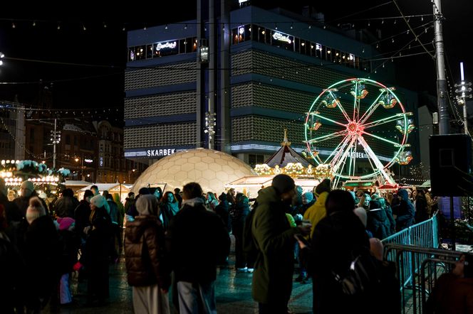 Świąteczna atmosfera na Rynku. Odwiedziliśmy katowicki jarmark bożonarodzeniowy