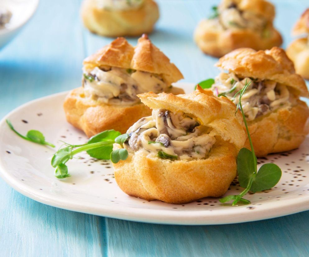 Ptysie z pieczarkami i serem – wytrawna przekąska idealna na zimno i na ciepło