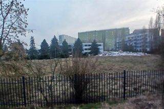 Wyburzanie dawnego hotelu Reda
