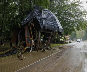 Powódź w Polsce. Bardo po przejściu wielkiej wody