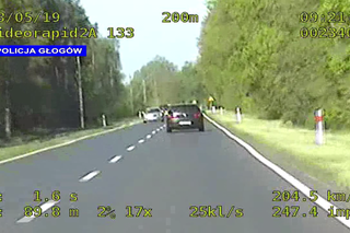 205 km/h na ograniczeniu do 90km/h! Nie chciałem, aby wyprzedziło mnie jakieś auto [WIDEO]