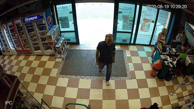 Zuchwała kradzież w sklepie na terenie Torunia. Rozpoznajesz tego mężczyznę?