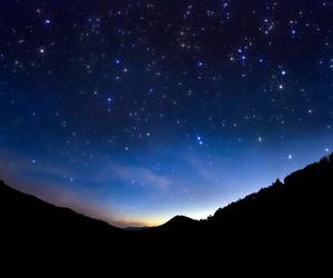 Niezwykłe zjawiska astronomiczne w październiku. Kiedy warto patrzyć w niebo?