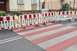 W Siemianowicach Śląskich powstało ogromne zapadlisko. Dziura głęboka na 40 metrów. Jest ewakuacja