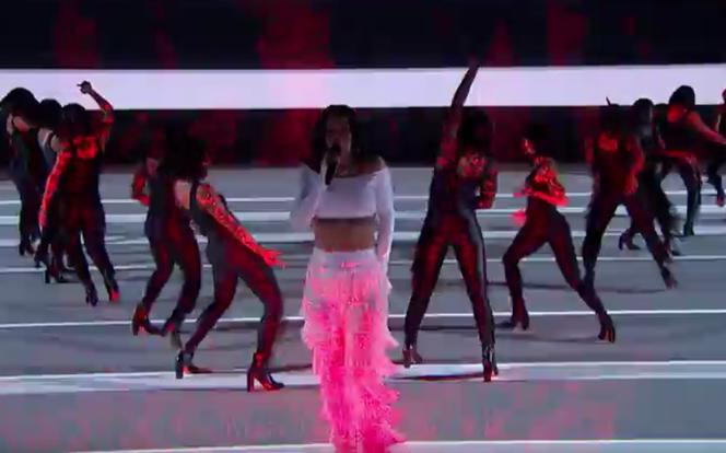 Rihanna na Brit Awards 2016 - występ na żywo