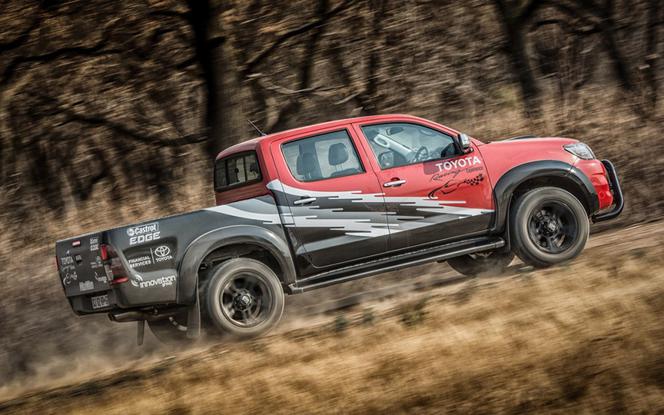Toyota Hilux Racing Experience V8