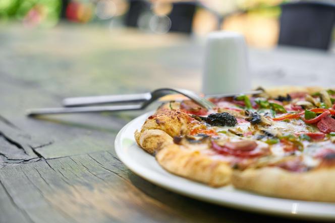 Śląskie: Pizzeria rekrutowała na stanowisko testera jakości smaku. Wpadł sanepid w asyście policji. Właściciel lokalu ma problem