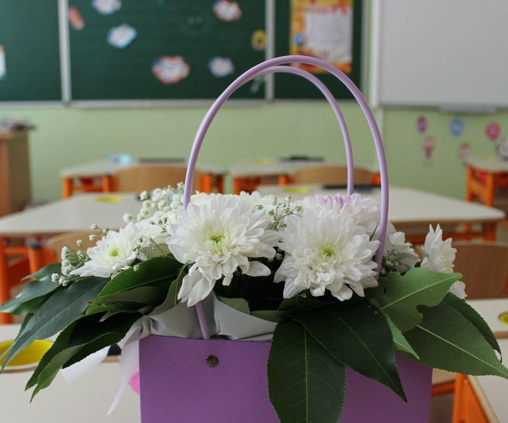 Prezent na Dzień Nauczyciela to nie tylko kwiaty