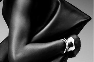 Wyjątkowa torebka, która łączy jakościowy design z funcjonalnością i pojemnością 