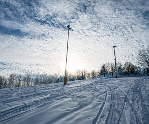 Rusza sezon narciarski na stoku Dębowca. Znamy tegoroczny cennik i godziny otwarcia