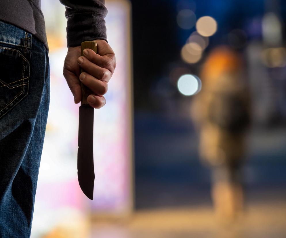 Horror na ulicach Gdyni. 38-latek gonił grupkę dzieci z nożem!