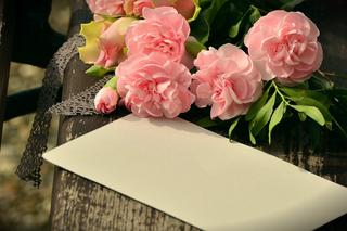 Kartki na walentynki 14 lutego 2023 z życzeniami. Pobierz bezpłatną grafikę i wyślij swojej drugiej połówce