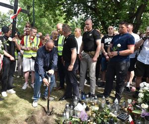 Marsz Milczenia dla Klaudii w Toruniu. „Niech nasza cisza przemówi głośniej niż słowa” [GALERIA]