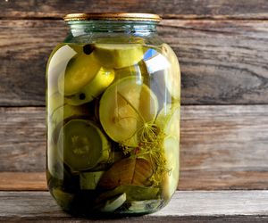 Cukinia marynowana po francusku – doskonały dodatek do zimowych obiadów