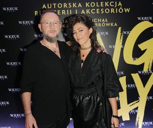 Córka Natalii Kukulskiej z gołym brzuchem i chłopakiem zadaje szyku na ściance. Podobna do mamy? Show-biznes znają od podszewki