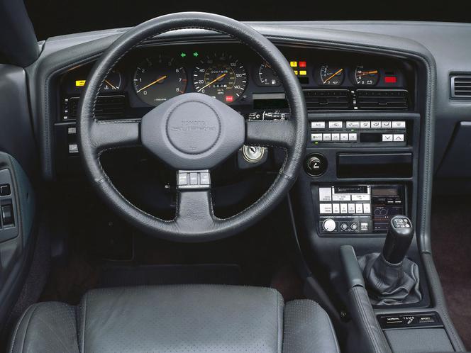 Toyota Supra mk. III - wnętrze (MA70)