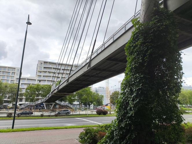 Kolejna kładka do likwidacji w Warszawie. W jej miejscu powstanie przejście naziemne