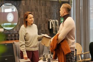 Pierwsza miłość, odcinek 3599: Laura (Katarzyna Maciąg), Adam (Krystian Wieczorek)