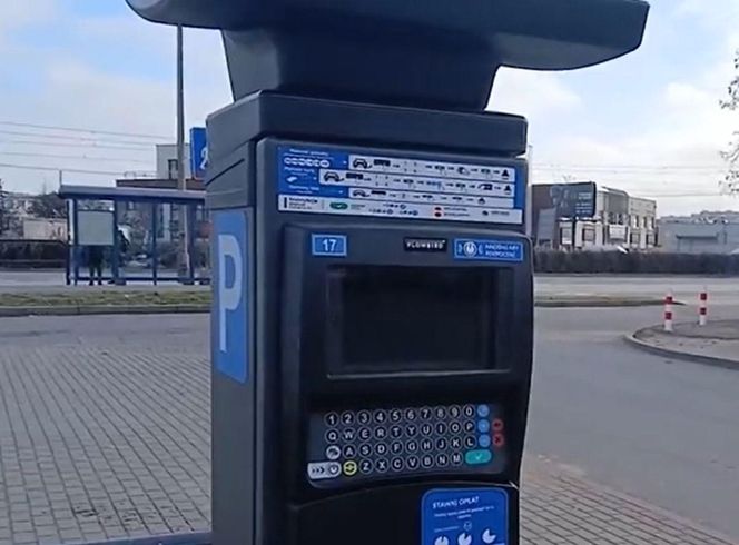 Na Wyżynach ludzie są wściekli. Spółdzielnia postawiła im pod blokiem parkomaty. "To cios!"