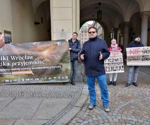 Wraca temat sprzedaży działki przy stadionie Tarczyński Arena. Ekolodzy protestują [ZDJĘCIA]