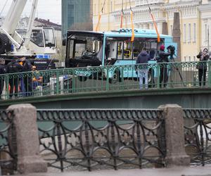 Rosja/ Autobus wpadł do rzeki w Petersburgu – trzy osoby nie żyją