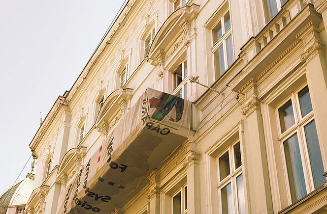 Balkon zmiażdżył naszą córeczkę