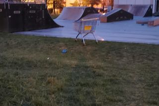 Bałagan na skateparku na Gronowie