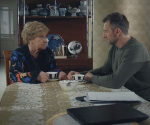 M jak miłość odc. 1854. Barbara (Teresa Lipowska), Bartek (Arkadiusz Smoleński)