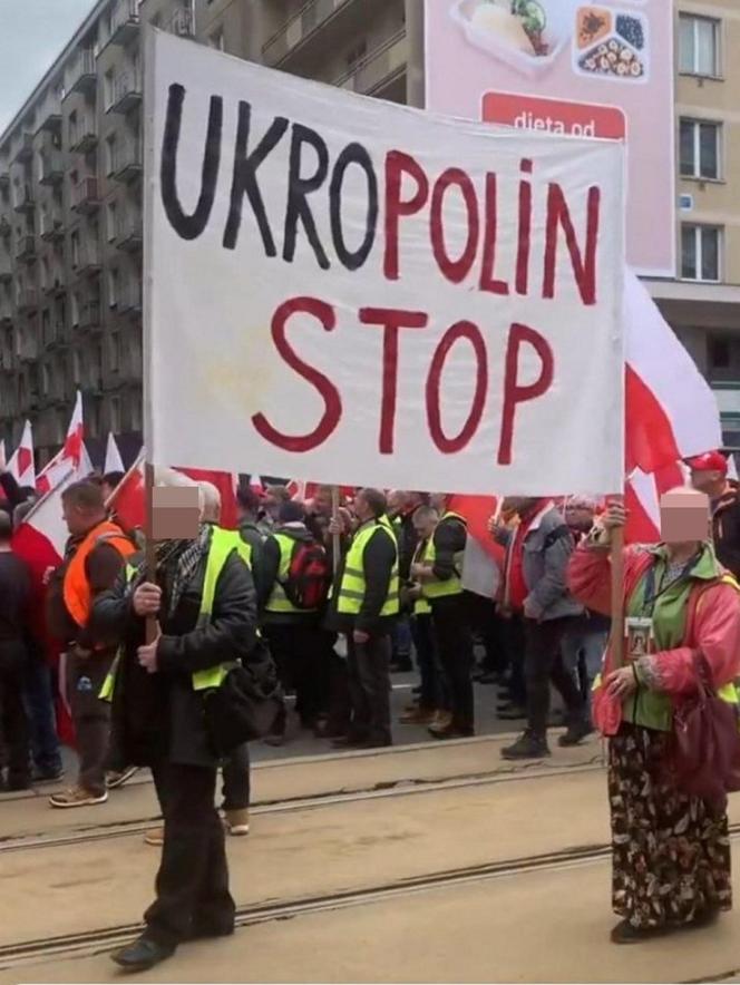 Skandaliczny banner na proteście