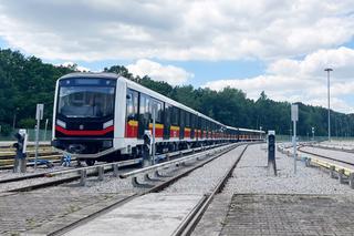 Nowy pociąg w warszawskim metrze. Wiemy, kiedy na tory wyjedzie Skoda Varsovia 