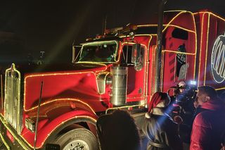 Tak prezentuje się świąteczna ciężarówka Coca-Coli. Wielki truck przyjechał do Wrocławia