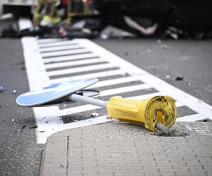 Dachowanie w Warszawie! Wcześniej na tej ulicy doszło do śmiertelnej masakry