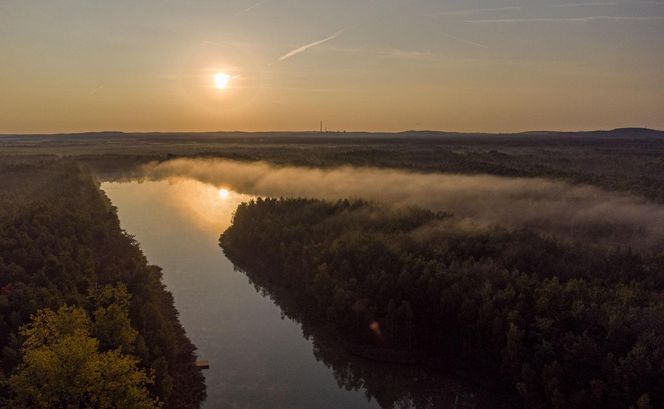 Zalew Sosina w Jaworznie. Raj dla miłośników sportów wodnych i relaksu na łonie natury