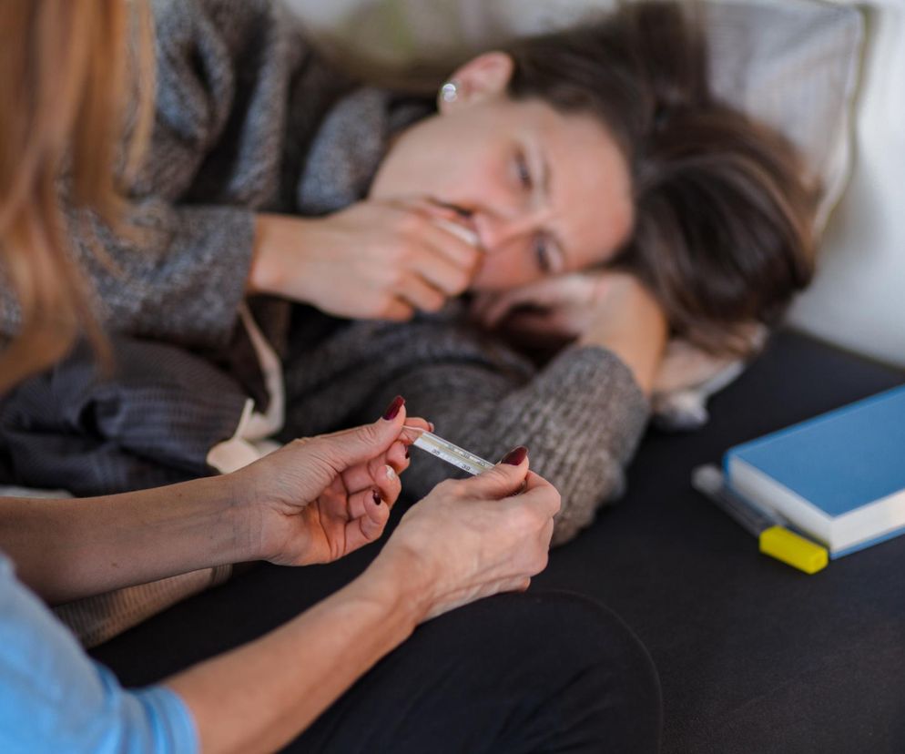 Malinowy język i trójkąt na twarzy. Zapomniana choroba zaatakowała już 32 tys. Polaków