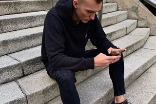 Młody piłkarz szaleje za kierownicą. Do sieci trafiło nagranie, na którym pędzi niemal 200 km/h
