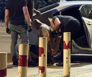 Atak ostrym narzędziem na Białołęce. Pod drzwiami pełno śladów krwi