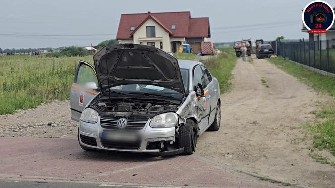 Huknął w śmieciarkę aż urwało koło. Taksówka rozbita, co tam się stało?