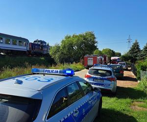 Tragiczny wypadek w Starogardzie Gdańskim. Lokomotywa zmiażdżyła samochód