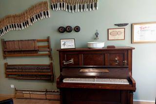 Pałace w Ostromecku skrywają skarby. Te sprzęty przed wojną powstały w Bydgoszczy! 