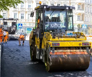 Plac Zwycięstwa wyasfaltowany. To jednak nie koniec utrudnień w centrum Szczecina