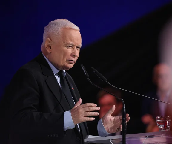 Kaczyński wyhodował sobie potężnego konkurenta!  [SONDAŻ]
