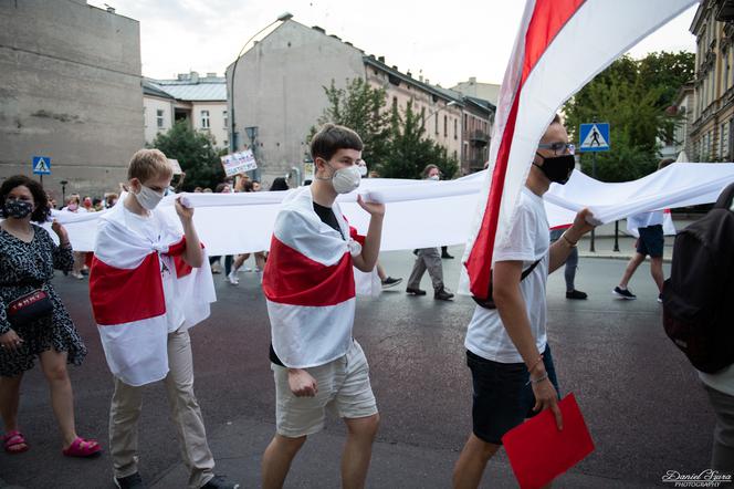 Marsz solidarności z Białorusinami w Krakowie