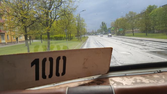 Kurs zabytkowym autobusem i rejs tramwajem wodnym