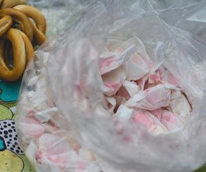 Kiedyś była lekiem na kaszel teraz kupisz ją na cmentarzu. Nazwa tego przysmaku przyprawia o dreszcze