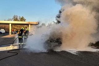 Młody mężczyzna spłonął na stacji benzynowej. Co było przyczyną tragedii?
