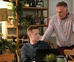 M jak miłość odc. 1875. Artur Rogowski (Robert Moskwa), Paweł (Rafał Mroczek)