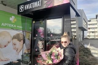 W Lublinie stanął pierwszy kwiatomat. „Kwiatowe pogotowie alarmowe” – oceniają przechodnie