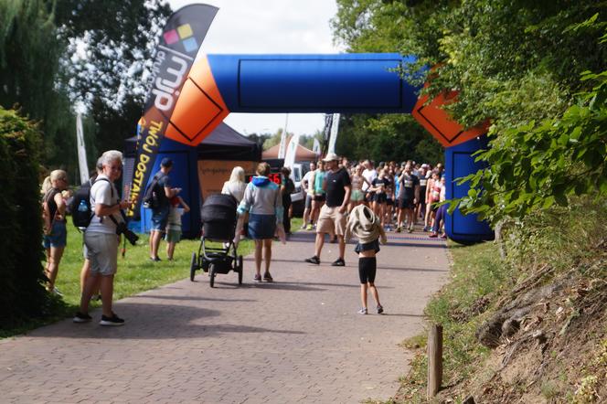 Bieg Botaniczna 5 w bydgoskim Myślęcinku. Tłumy na starcie